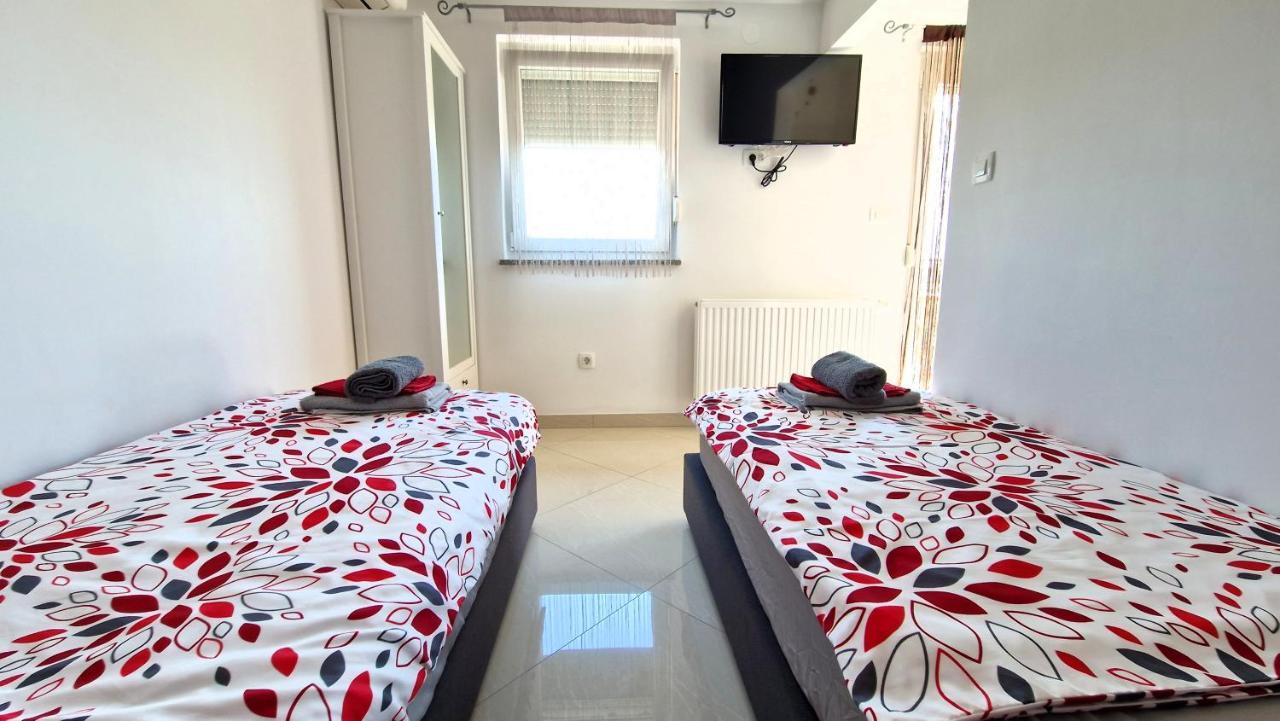 Apartments Pinezic Skrbčići Exterior foto